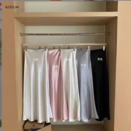 CHÂN VÁY ĐUÔI CÁ VẢI SATIN TENCEL-sỉ 173k