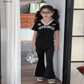 SÉT ÁO THUN CỔ V MIX QUẦN ỐNG LOE BÉ GÁI-sỉ Áo : 145k            Quần : 143k 