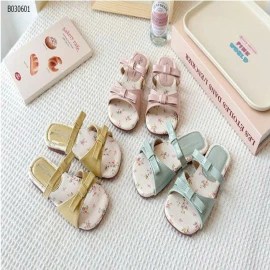 DÉP LÊ NƠ MŨI VUÔNG CHO BÉ GÁI  - si 127k