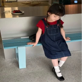  Set yếm jean mix áo thun bé gái xinh xẻo quá luôn các má ơi  - sỉ Yếm: 90-150: 153k / 160: 164k / 170: 175k Áo: 90-150: 91k / 160: 98k / 170: 105k