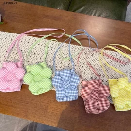 TÚI ĐEO CHÉO KẺ CARO- sỉ 85k