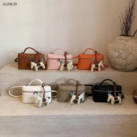 TÚI KÈM CHARM NGỰA QC  - Si 149k/c Kèm charm 