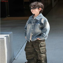 Áo khoác jean phối rách hàng QCCC cho bé trai-Giá sỉ 278k