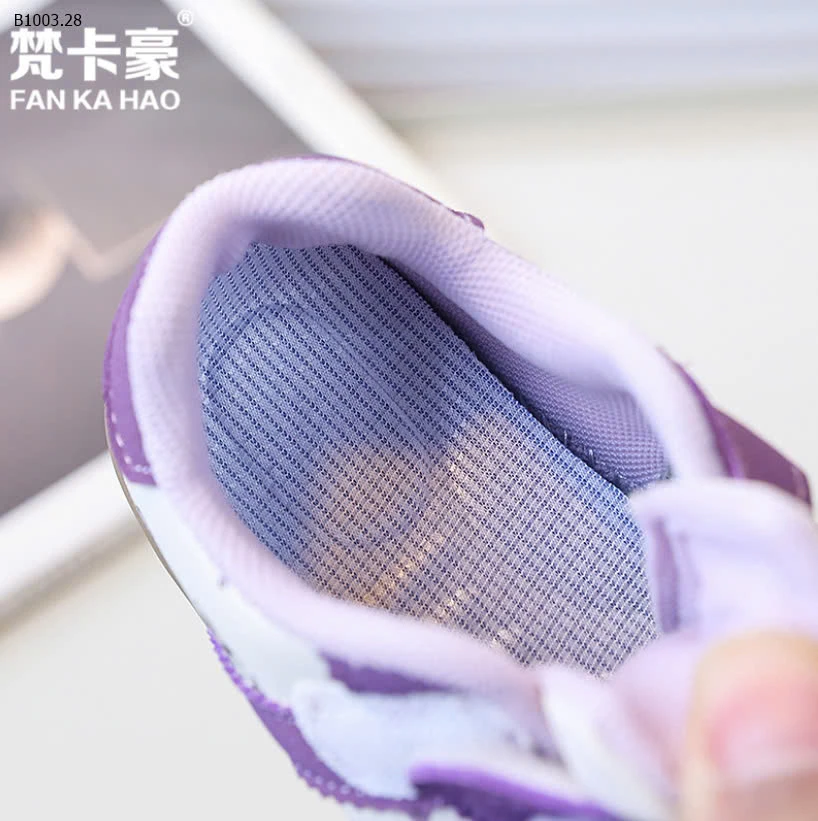 GIÀY THỂ THAO GẮN KUROMI -sỉ Sz 22-26 : 156k           Sz 27-31 : 166k 