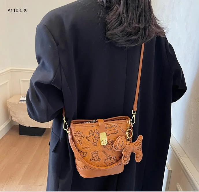 TÚI XÁCH GẤU KÈM MÓC CHO NỮ -sỉ 174k