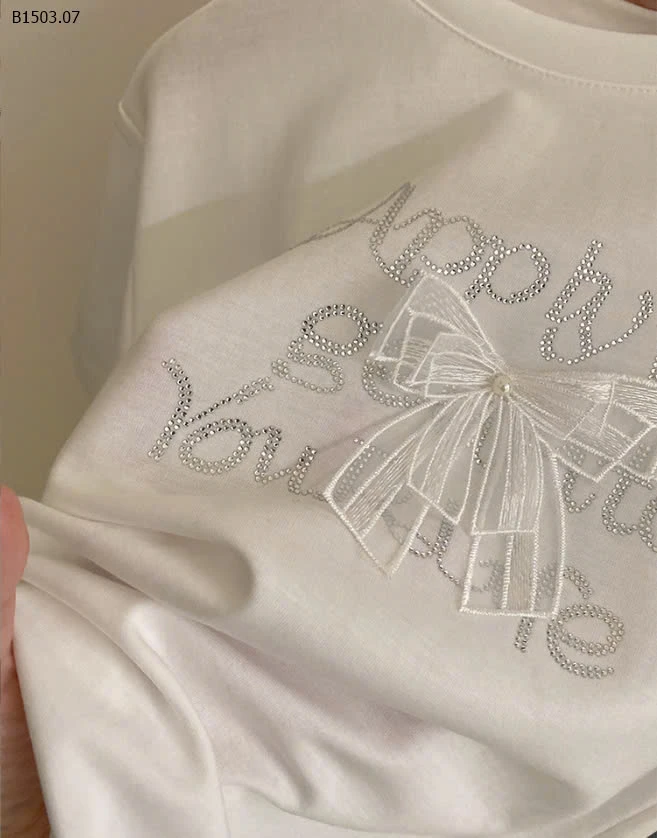 Set Áo Phông Trắng Mix Jean Ống Suông – Đơn Giản Mà Cá Tính -sỉ Áo : 131k           Quần : 212k