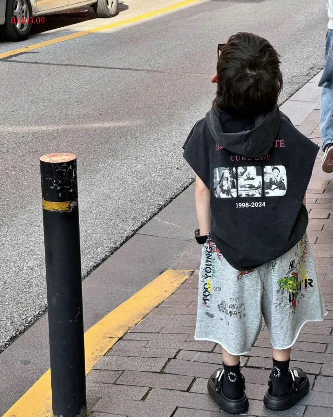 ÁO CỘC TAY CÓ MŨ MIX QUẦN SHORT HOẠ TIẾT TAIRU-sỉ Áo : 171k           Quần : 171k