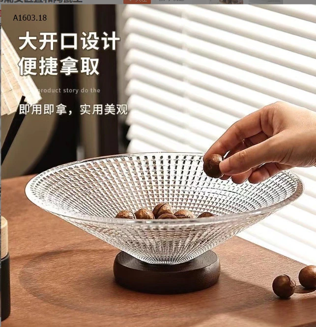 KHAY THỦY TINH ĐẾ GỖ -sỉ 140k