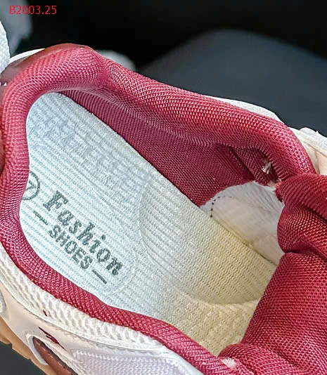 GIÀY THỂ THAO THOÁNG KHÍ CHO BÉ-sỉ Sz 26-31 : 187k            Sz 32-37 : 197k 