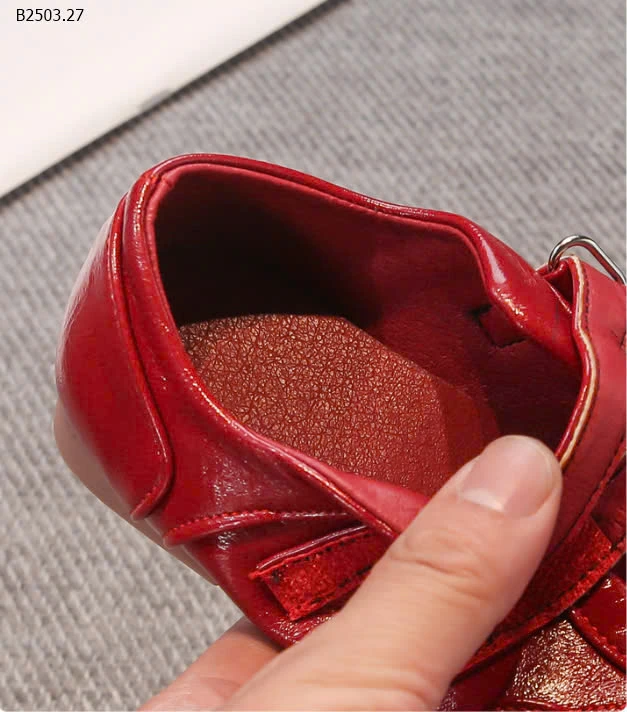 Giày quai dán bé gái -sỉ Sz 26-30 : 163k             Sz 31-36 : 170k 