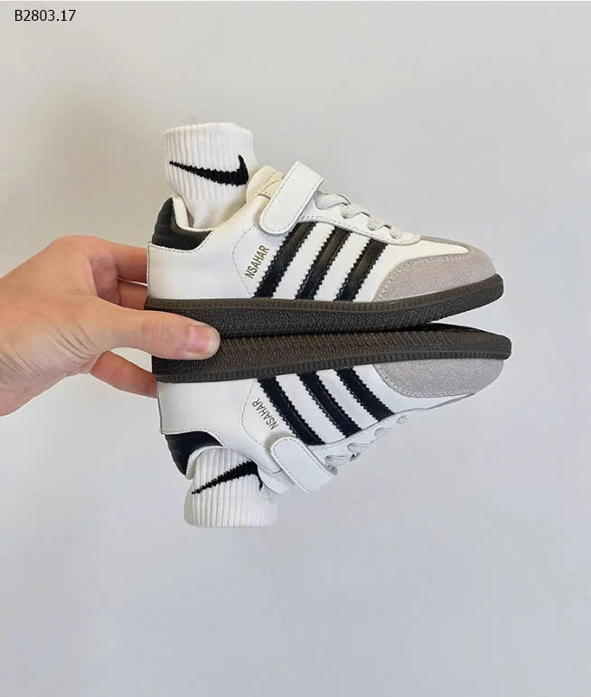 GIÀY THỂ THAO BA SỌC BG-sỉ Sz 26-30 : 150k            Sz 31-37 : 160k 