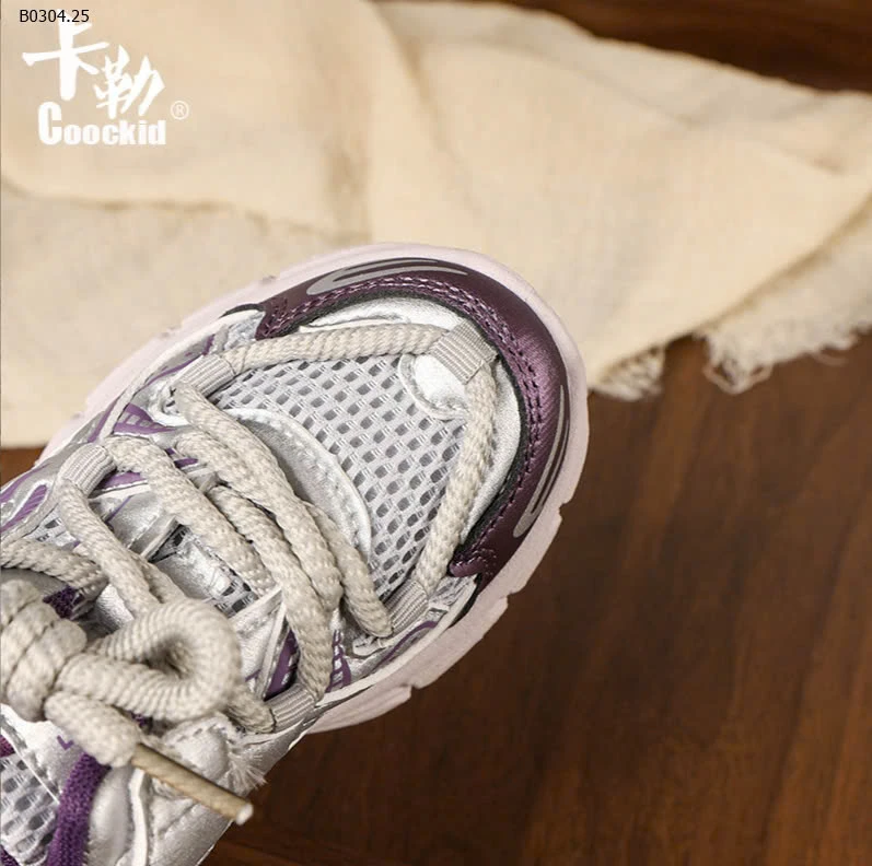 GIÀY THỂ THAO THOÁNG KHÍ CHO BÉ-sỉ Sz 26-31 : 134k           Sz 32-37 : 144k