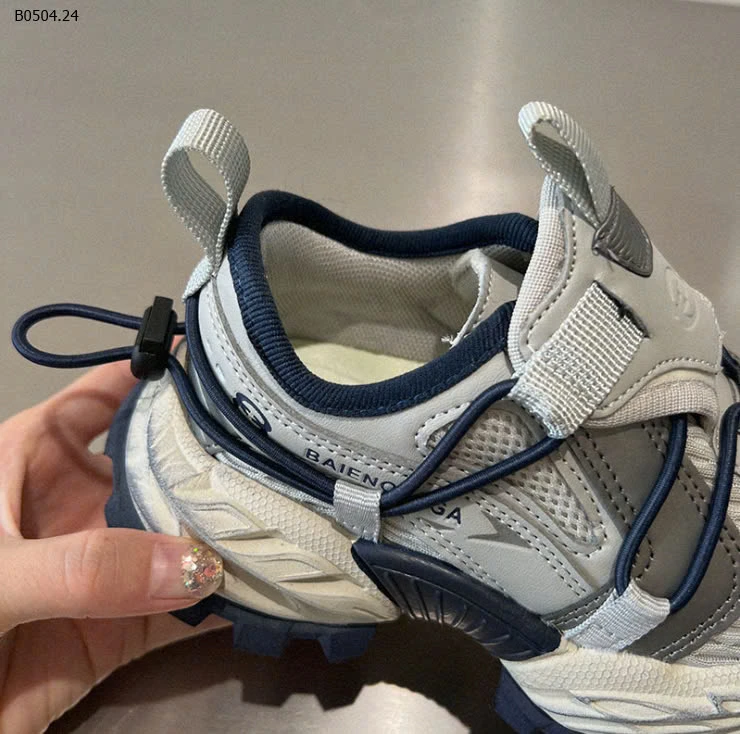 GIÀY THỂ THAO CÁ TÍNH -sỉ Sz 26-31 : 168k           Sz 32-37 : 178k 