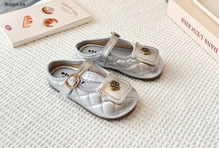 GIÀY SỤC HOA TRÀ CHO BG-sỉ Sz 23-25 : 135k             Sz 26-30 : 145k              Sz 31-34 : 154k 