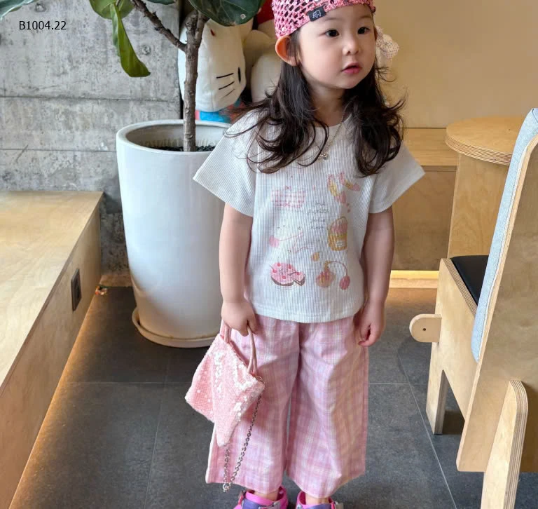 SET ÁO THUN PHỐI QUẦN KẺ CARO BÉ GÁI - sỉ áo: 108k  quần: 147k 