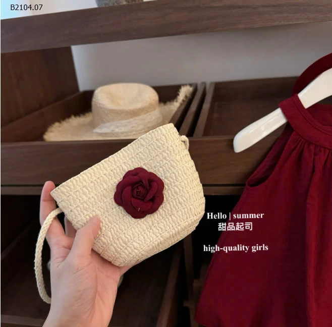 VÁY SÁT NÁCH, CỔ YẾM XINH CHO BG-sỉ 206k