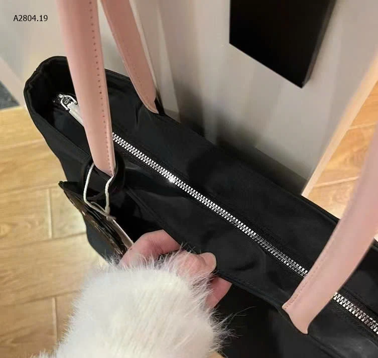 TÚI KITTY KÈM CHARM-sỉ 114k