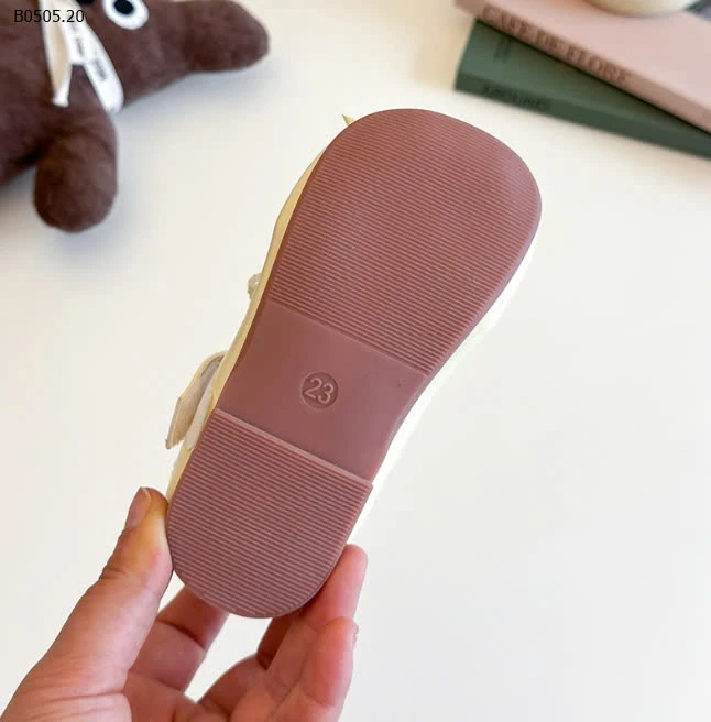 Giày vintage nơ-sỉ Sz 21-25 : 133k           Sz 26-30 : 142k 