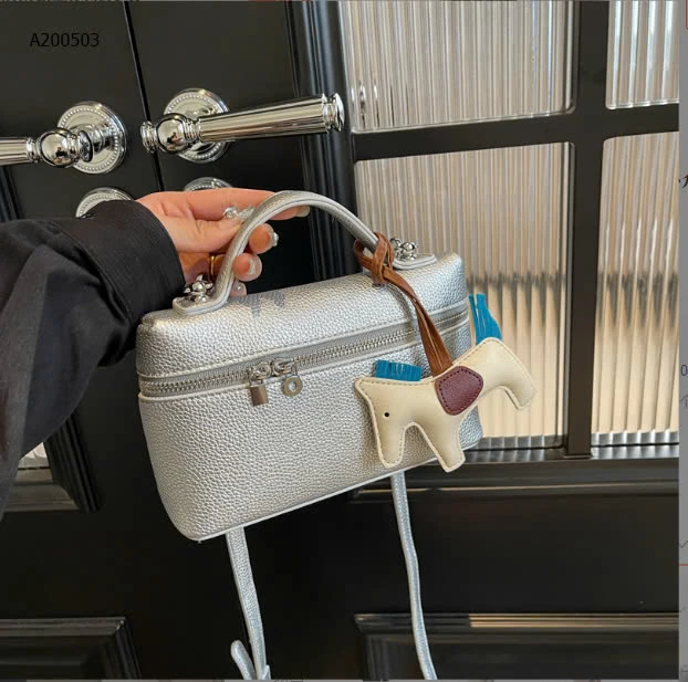 Túi kèm charm ngựa -Sỉ  145k