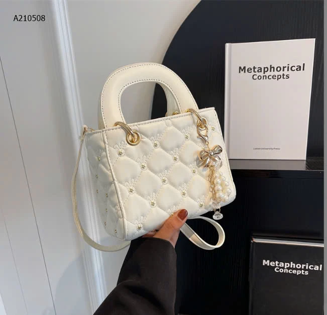 TÚI XÁCH HOẠ TIẾT VÂN NỔI   -sỉ 135k