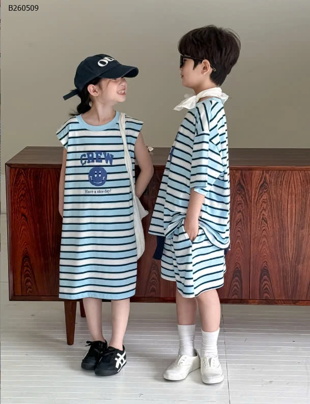 SET COUPLE KẺ CHO BÉ-Sỉ Giá sỉ như sau   mẫu 1 : 181k mẫu 2: 165k         mẫu 3 chỉ áo  : 126k          mấu 4: 166k