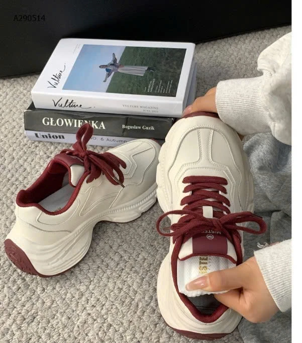 Đôi giày thể thao- sỉ 130k