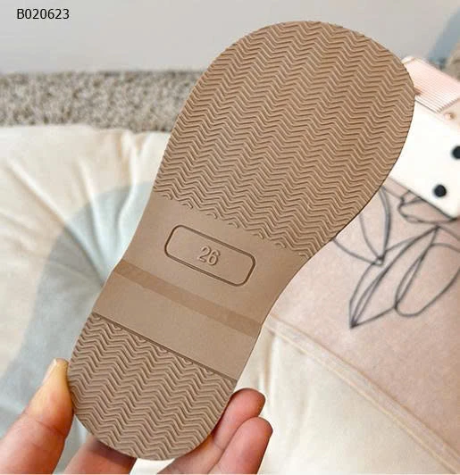Sandal hoa trà quai dán cho bé YÊU -sỉ Sz 23-28 : 146k           Sz 29-34 : 153k