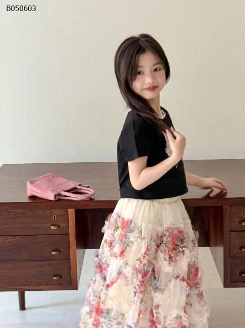 SET ÁO CRT MIX CHÂN VÁY DÀI - sỉ áo: 120k  váy: 220k 