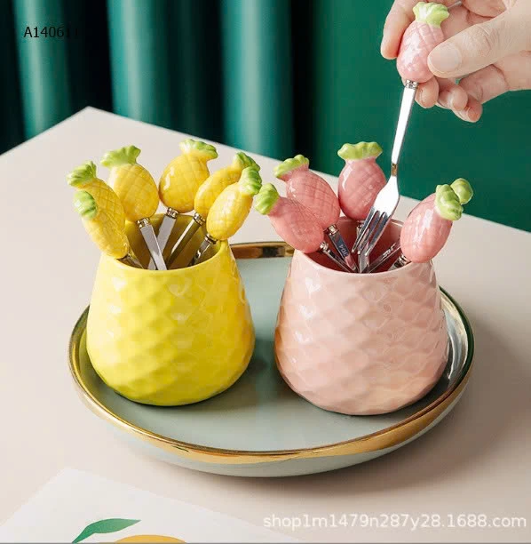 Set nĩa ăn hoa quả , bánh  - sỉ 99k