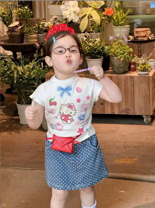 Set áo phông họa tiết mix jean bi -sỉ Áo : 94k          Váy : 162k 