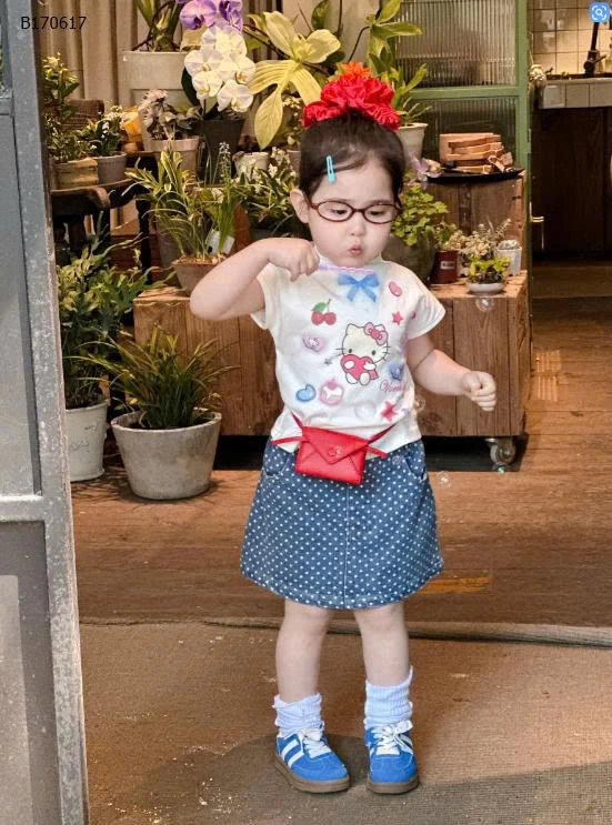 Set áo phông họa tiết mix jean bi -sỉ Áo : 94k          Váy : 162k 