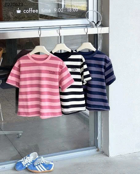 Áo thun tay ngắn kẻ sọc thêu chữ AMBB cho bé -Sỉ 125k