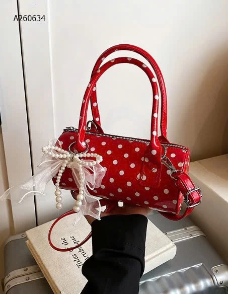 TÚI XÁCH THỜI TRANG CHẤM BI KÈM MÓC - sỉ 137k