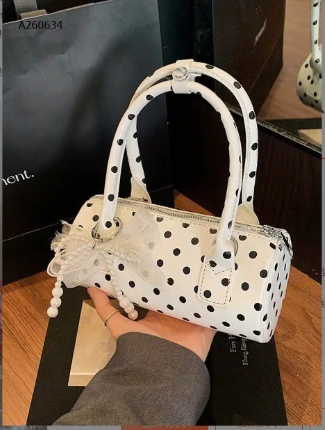 TÚI XÁCH THỜI TRANG CHẤM BI KÈM MÓC - sỉ 137k