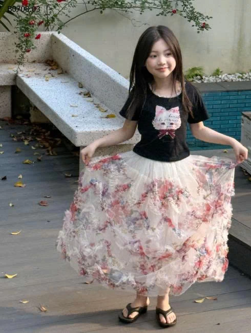 SET ÁO CRT MIX CHÂN VÁY DÀI  BÉ GÁI - sỉ áo: 120k  váy: 220k 