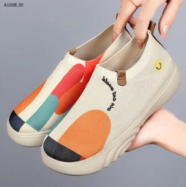 GIÀY SLIPON HOẠ TIẾT NGHỆ THUẬT -Giá sỉ 100k