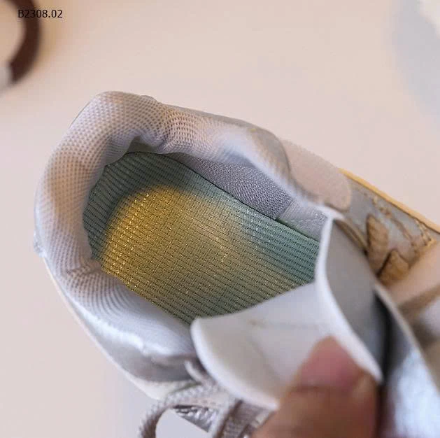 GIÀY THỂ THAO MTM CHO BÉ-Sỉ sz 23-25: 130k sz 26-30: 138k sz 31-35: 148k