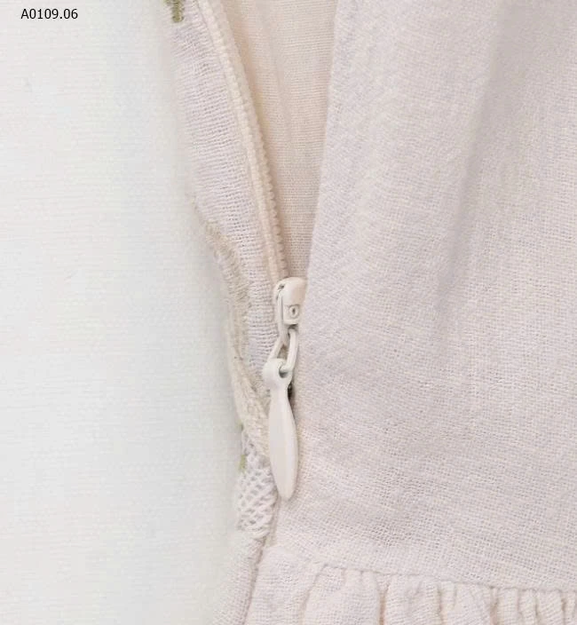 Đầm thêu chuẩn chỉnh xịn sò - sỉ 327k