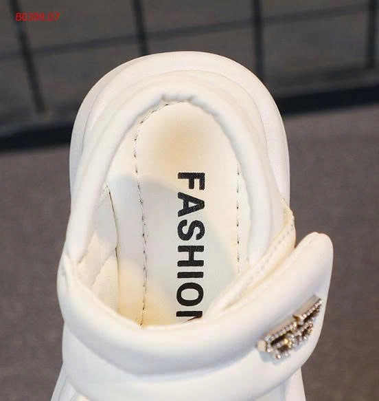 SANDAL QUAI NGANG BÉ GÁI-Giá sỉ sz 26-30: 129k  sz 31-37: 138k 