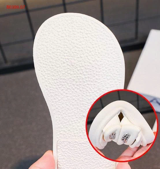 SANDAL QUAI NGANG BÉ GÁI-Giá sỉ sz 26-30: 129k  sz 31-37: 138k 