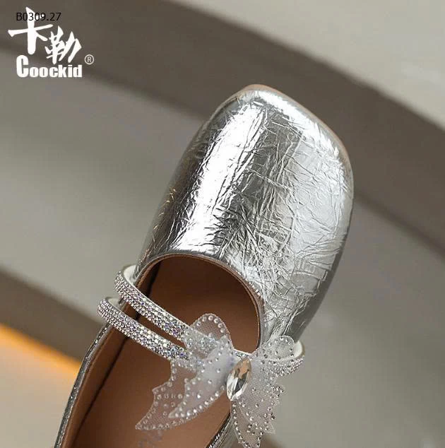 GIÀY BÚP BÊ GẮN BƯỚM-Giá sỉ size 23-28: 130k  size 29-34: 139k 