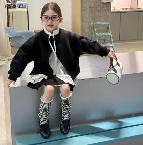 SET BỘ 3 CHI TIẾT BÉ GÁI-Giá sỉ  áo khoác: 177k  áo sơ mi: 174k  chân váy: 158k 