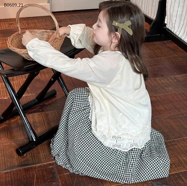 ÁO SƠ MI REN HOA MIX CHÂN VÁY CARO -Giá sỉ  sz 90-150: áo 218K, váy 178K Sz 160: áo 236, váy 190K Sz 170: áo 257K, váy 206k