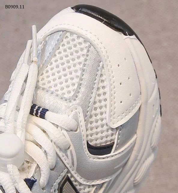 GIÀY THỂ THAO CHO BÉ-Giá sỉ Size 26-30: 170k  Size 31-37: 179k 