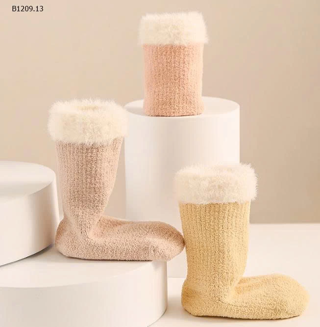 Tất ống giữa dày dặn ấm áp cho bé - sỉ 74k