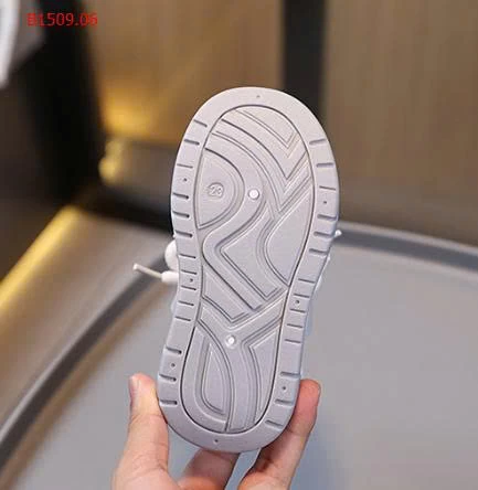 GIÀY THỂ THAO CHO BÉ-Giá sỉ sz 21-26: 140k  sz 27-32: 144k 