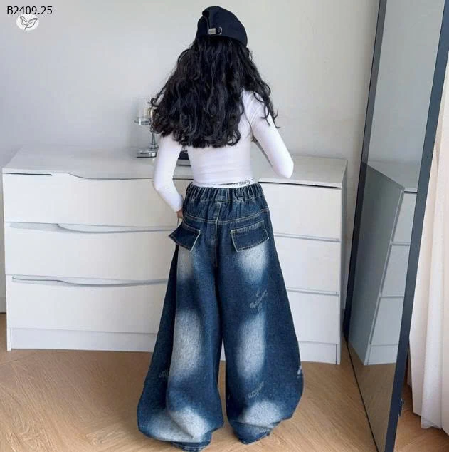 SET ÁO CRT MIX QUẦN JEAN ỐNG RỘNG BG-Giá sỉ áo: 135k  quần: 250k  cả set : 360k