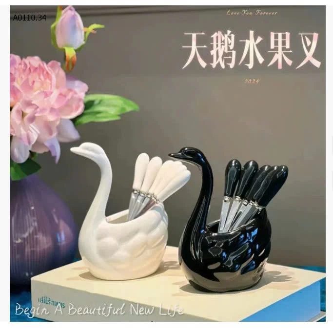 Khay thiên nga kèm 6 nĩa xinh - sỉ 60k/set