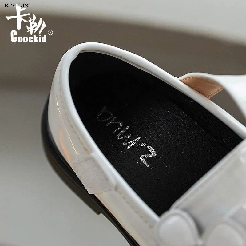 GIÀY MOCA BÓNG GẮN HOA- Giá sỉ size 26-30: 148k  size 31-36: 158k