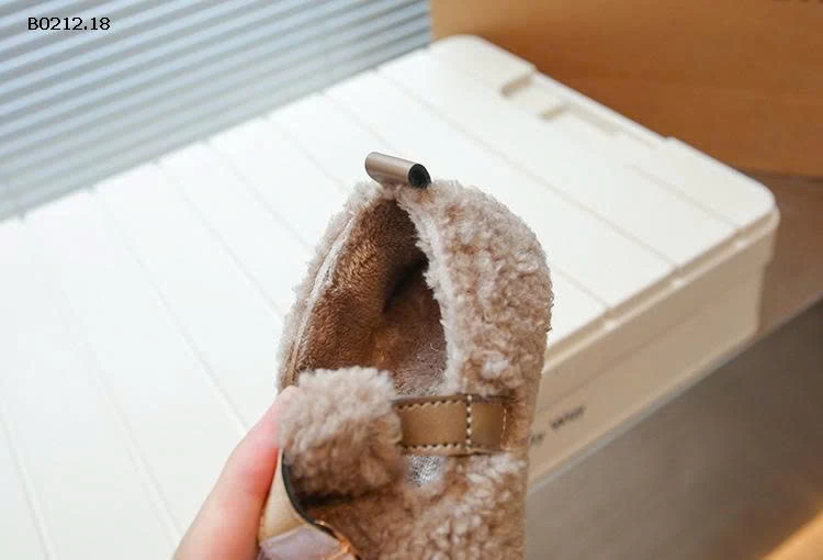 GIÀY LÔNG ẤM ÁP CHO BÉ-sỉ Sz 21-25 : 139k           Sz 26-30 : 149k 